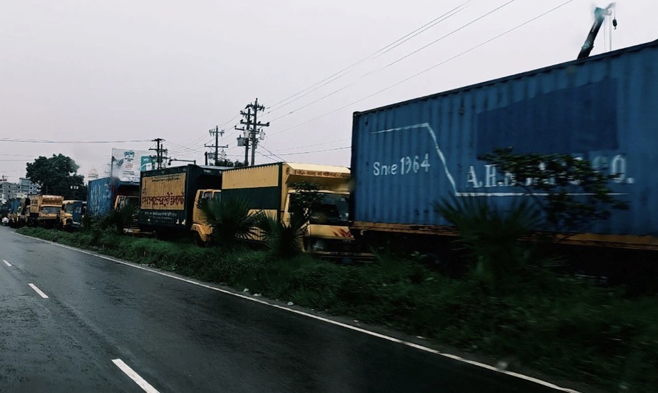 10km tailback traffic jam on Dhaka-Chattogram highway